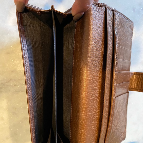 Gucci Soho Metallic Wallet - Picture 10 of 14